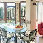 Stunning Home In Mscice With Wifi Mścice