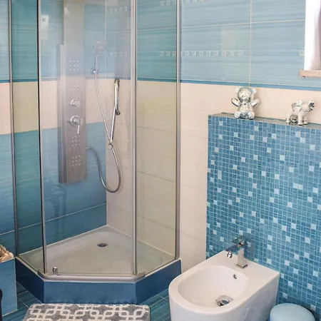 Дом отдыха 5 Bedroom Beautiful Home In Mscice *