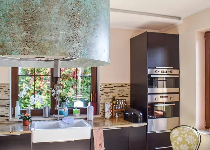 Lovely In With Kitchen בית נופש *